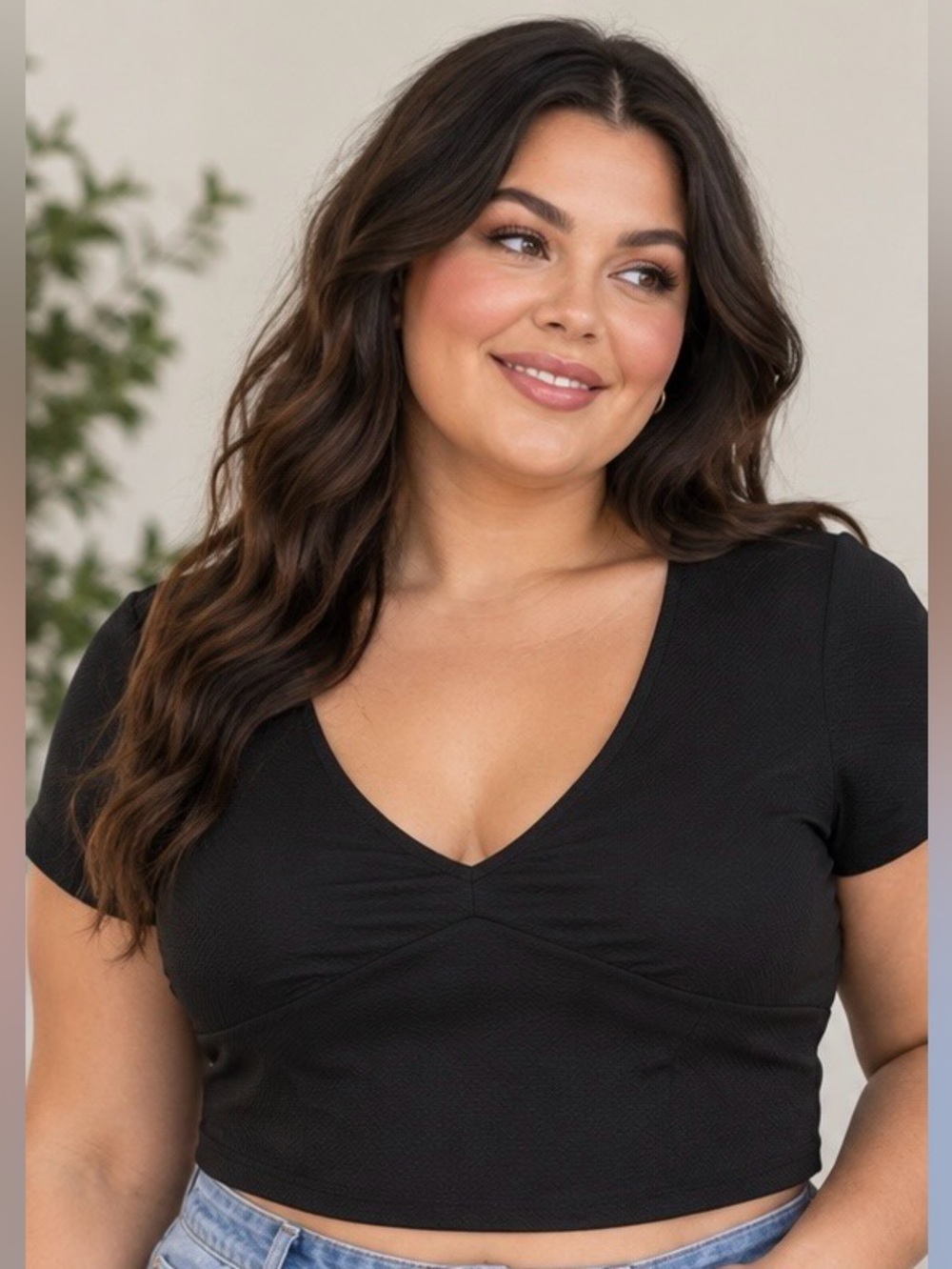 Torrid Size 2 Black V Neck Short Sleeve Textured Crop Top Plus Size